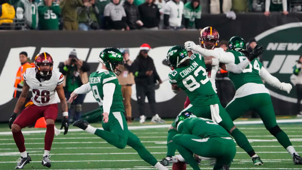 Jets' Greg Zuerlein winds up for the 54-yard game-winning field goal vs. Washington